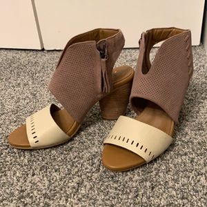Size 8 and a half Emu Australia beige/blush heels